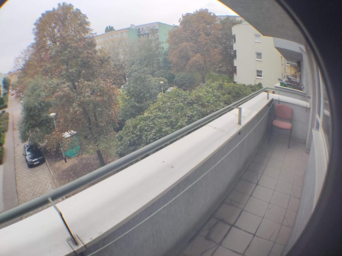 3030 Jana Spychalskiego 32 - Tanie Pokoje W Apartamencie - Samodzielne Zameldowanie - Self Check In Poznan Ngoại thất bức ảnh