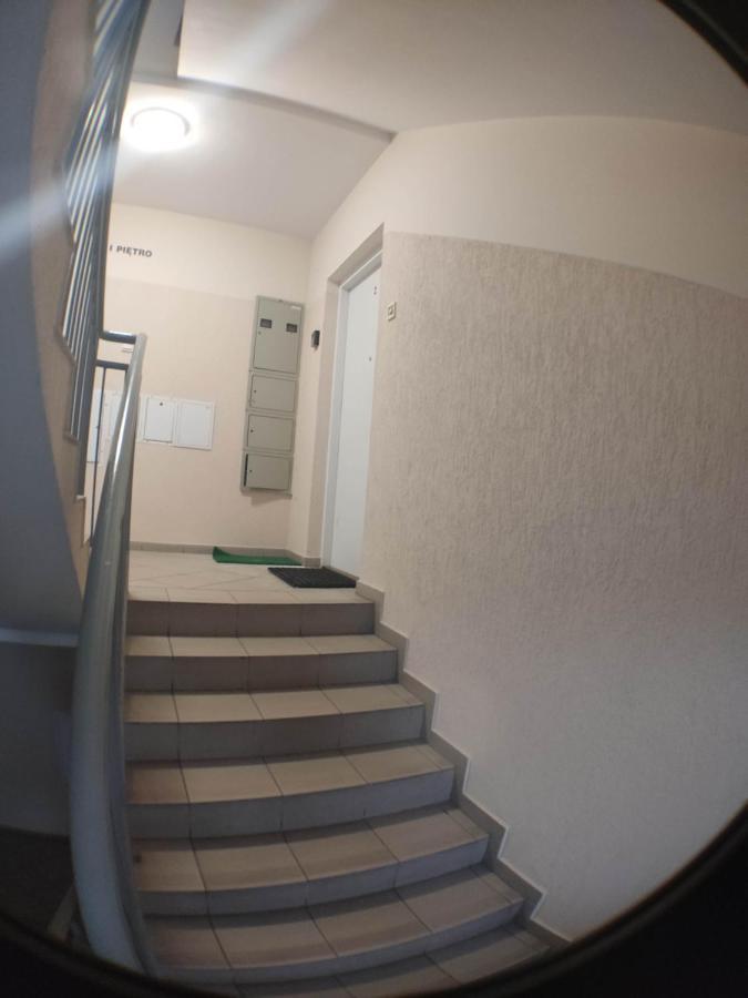3030 Jana Spychalskiego 32 - Tanie Pokoje W Apartamencie - Samodzielne Zameldowanie - Self Check In Poznan Ngoại thất bức ảnh