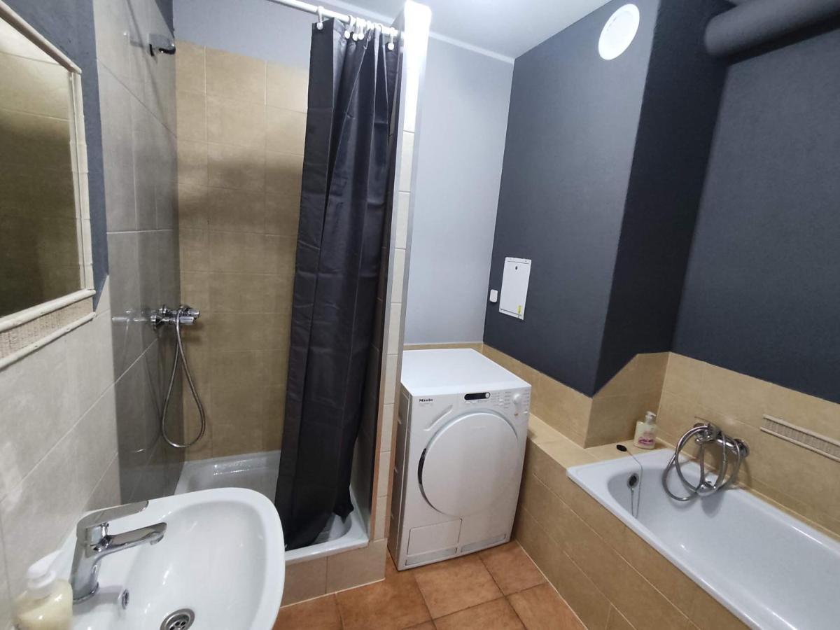 3030 Jana Spychalskiego 32 - Tanie Pokoje W Apartamencie - Samodzielne Zameldowanie - Self Check In Poznan Ngoại thất bức ảnh