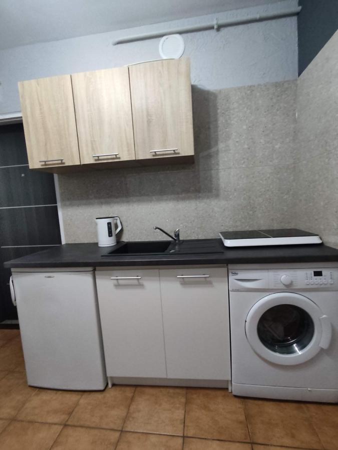 3030 Jana Spychalskiego 32 - Tanie Pokoje W Apartamencie - Samodzielne Zameldowanie - Self Check In Poznan Ngoại thất bức ảnh