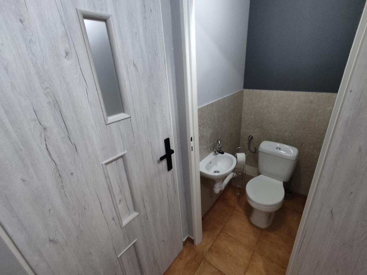 3030 Jana Spychalskiego 32 - Tanie Pokoje W Apartamencie - Samodzielne Zameldowanie - Self Check In Poznan Ngoại thất bức ảnh