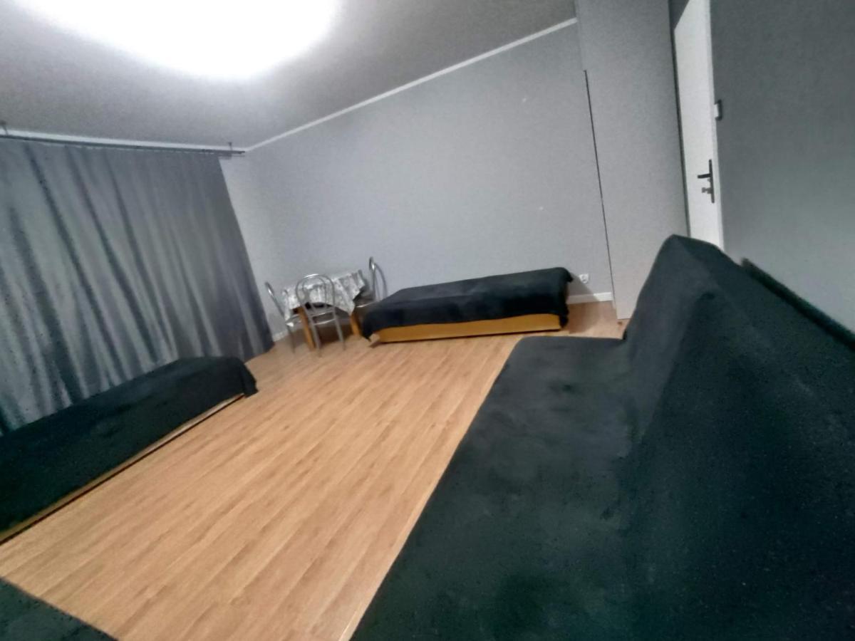 3030 Jana Spychalskiego 32 - Tanie Pokoje W Apartamencie - Samodzielne Zameldowanie - Self Check In Poznan Ngoại thất bức ảnh