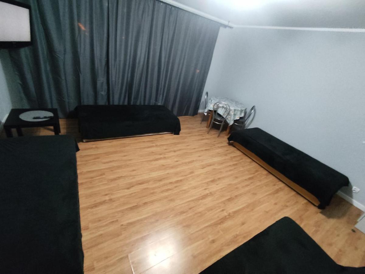 3030 Jana Spychalskiego 32 - Tanie Pokoje W Apartamencie - Samodzielne Zameldowanie - Self Check In Poznan Ngoại thất bức ảnh